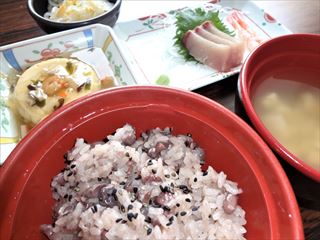 行事食2020.4.3 赤飯と刺身の日_R.JPG
